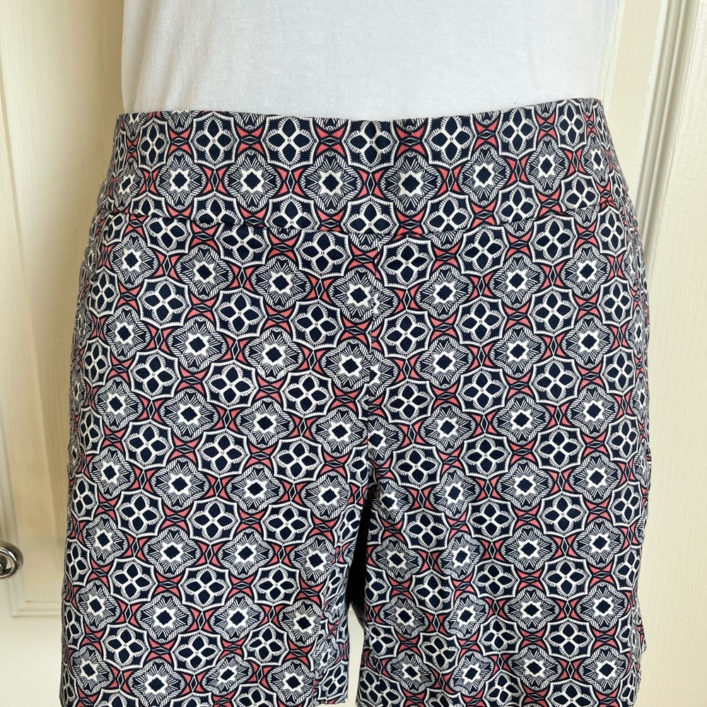 Patterned Women's Shorts - Picture 2 of 10